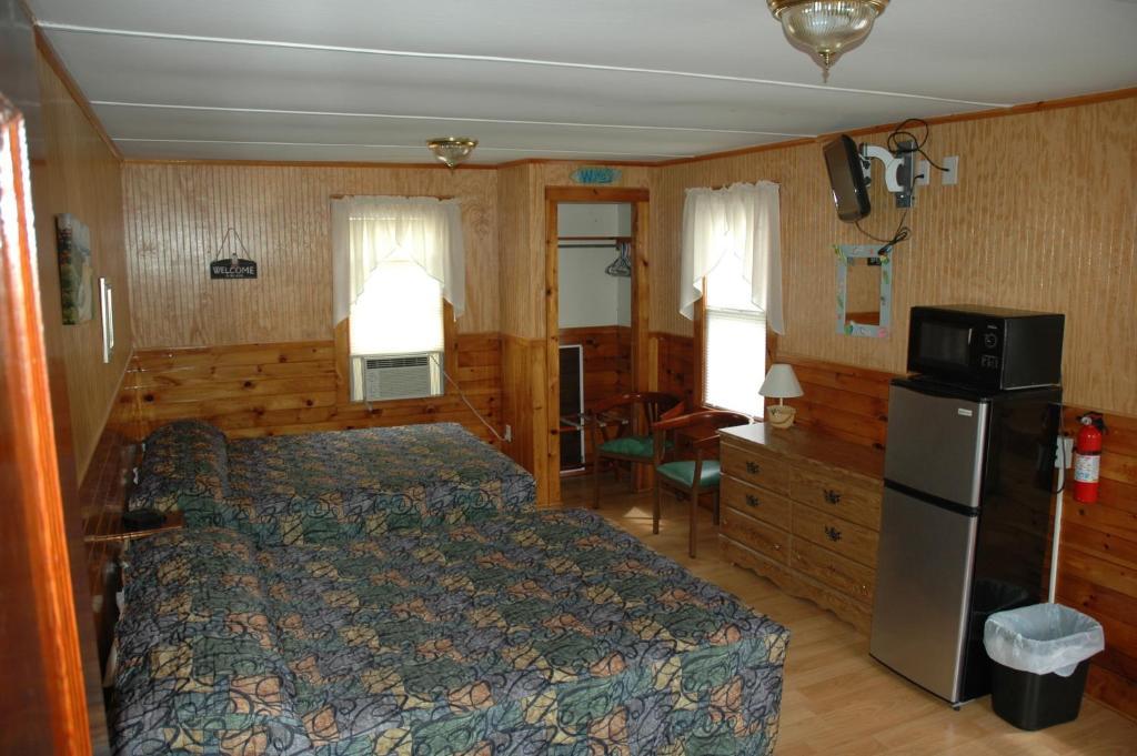 Channel Waterfront Cottages Weirs Beach Szoba fotó