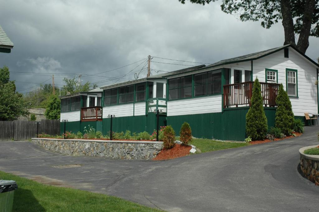 Channel Waterfront Cottages Weirs Beach Szoba fotó