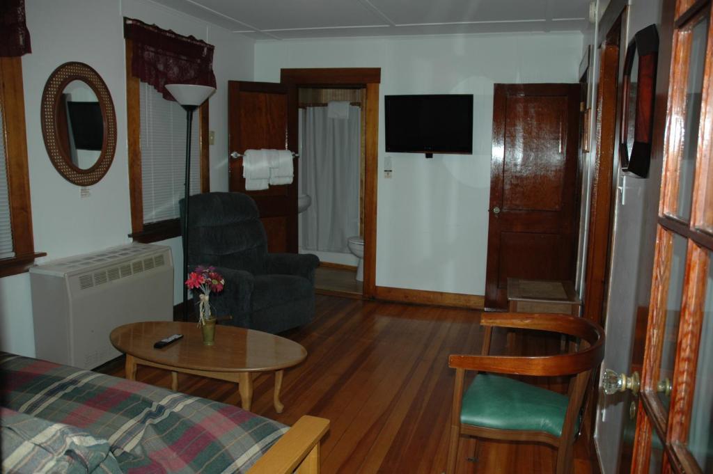 Channel Waterfront Cottages Weirs Beach Szoba fotó