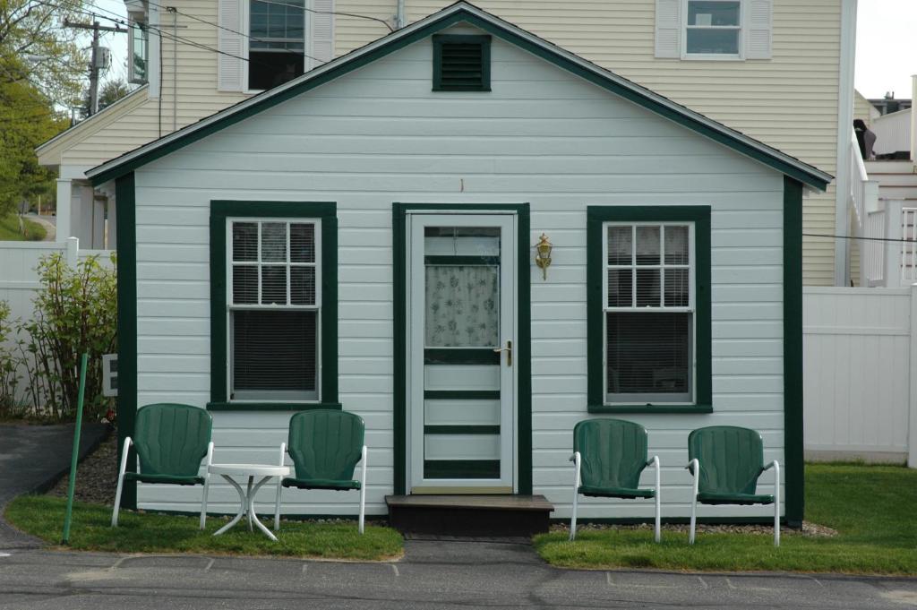 Channel Waterfront Cottages Weirs Beach Szoba fotó