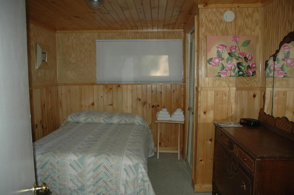 Channel Waterfront Cottages Weirs Beach Szoba fotó